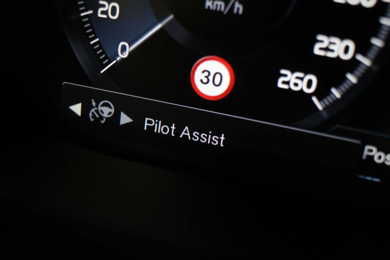 Volvo XC90 2.0 T8 AWD Recharge R-Design Auto **Techo panorámico** 7 Plazas - Foto 67