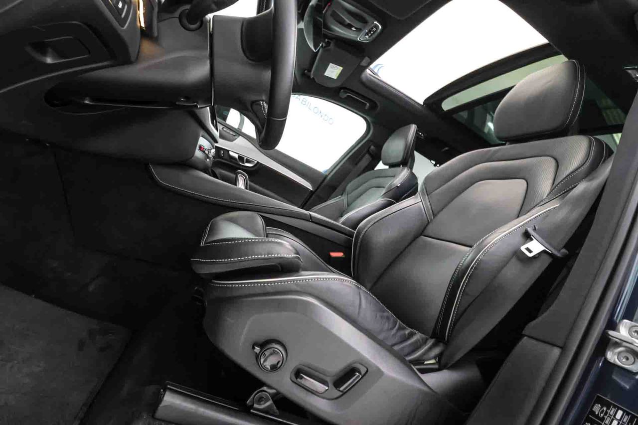Volvo XC90 2.0 T8 AWD Recharge R-Design Auto **Techo panorámico** 7 Plazas - Foto 32