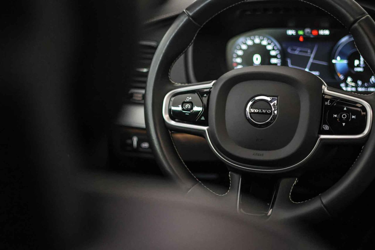 Volvo XC90 2.0 T8 AWD Recharge R-Design Auto **Techo panorámico** 7 Plazas - Foto 38