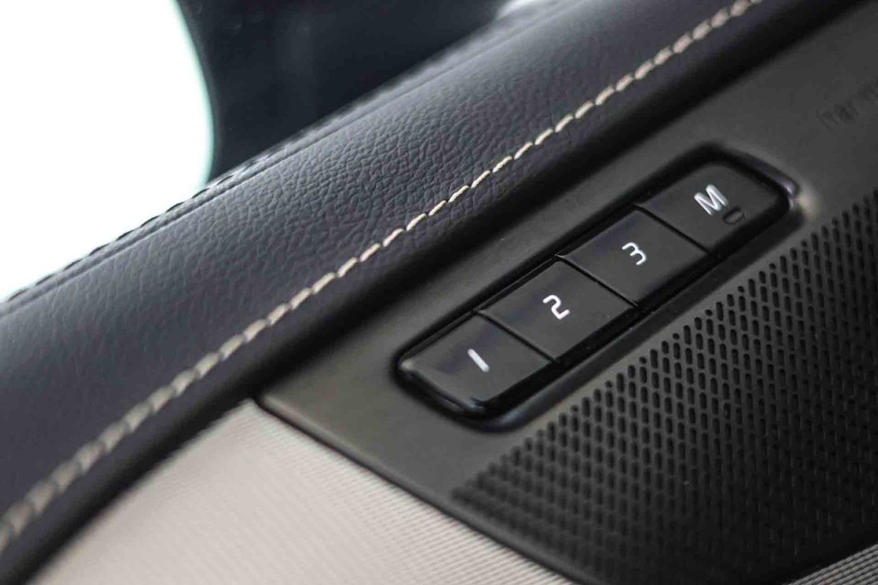 Volvo XC90 2.0 T8 AWD Recharge R-Design Auto **Techo panorámico** 7 Plazas - Foto 35