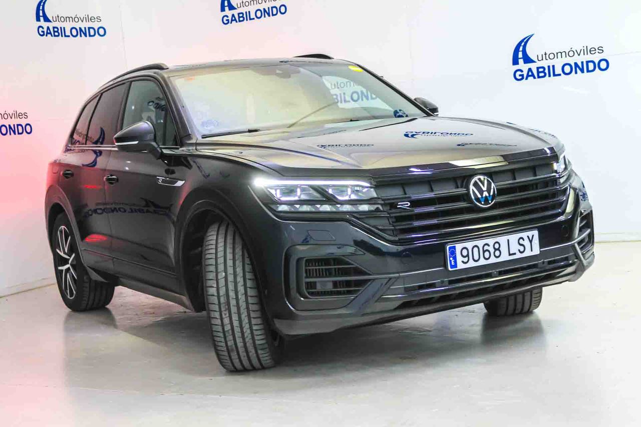 Volkswagen Touareg R 3.0 V6 TSI 340kW Tip 4M **Techo panorámico** - Foto 16