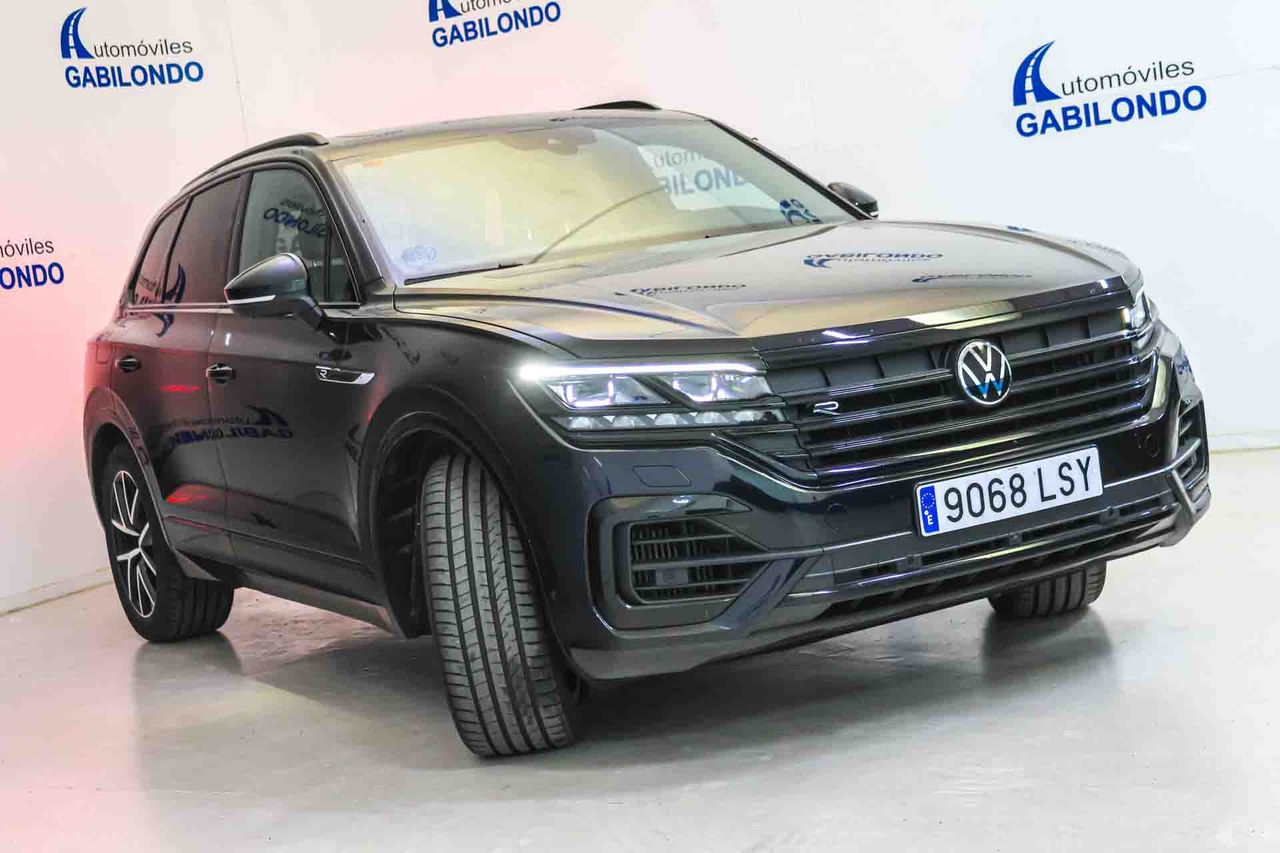 Volkswagen Touareg R 3.0 V6 TSI 340kW Tip 4M **Techo panorámico** - Foto 12