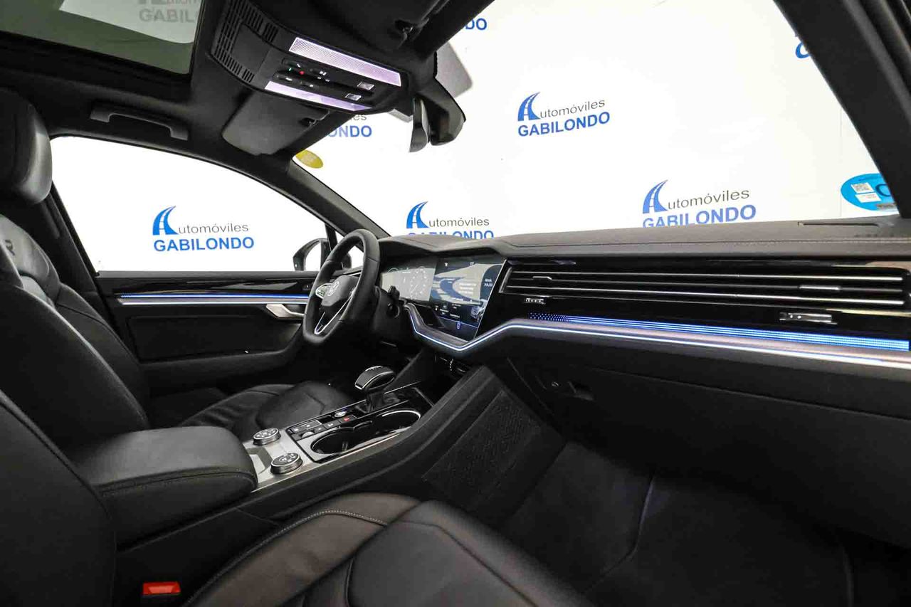 Volkswagen Touareg R 3.0 V6 TSI 340kW Tip 4M **Techo panorámico** - Foto 56
