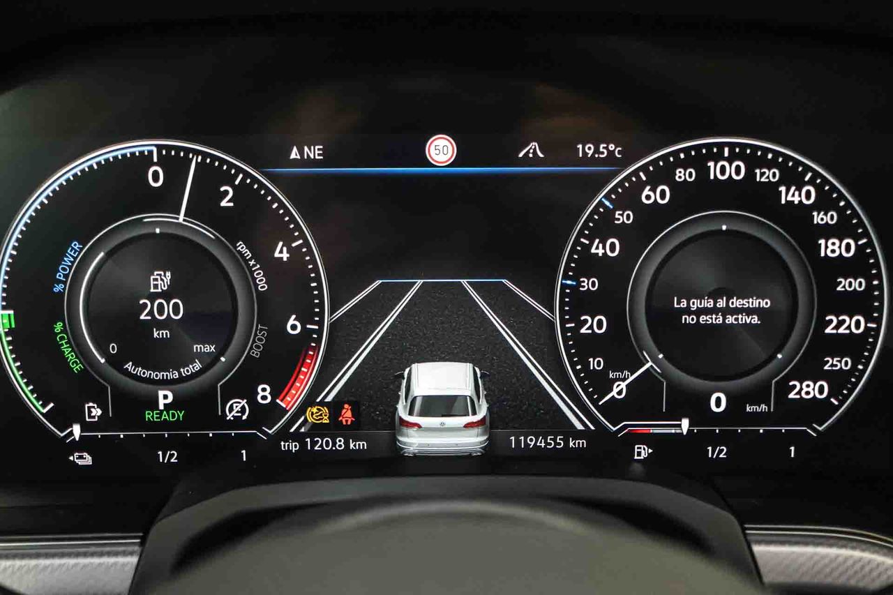 Volkswagen Touareg R 3.0 V6 TSI 340kW Tip 4M **Techo panorámico** - Foto 47