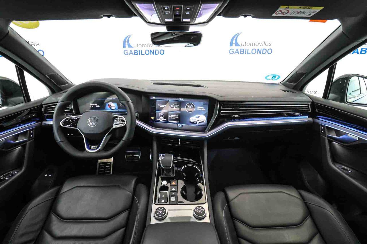 Volkswagen Touareg R 3.0 V6 TSI 340kW Tip 4M **Techo panorámico** - Foto 38