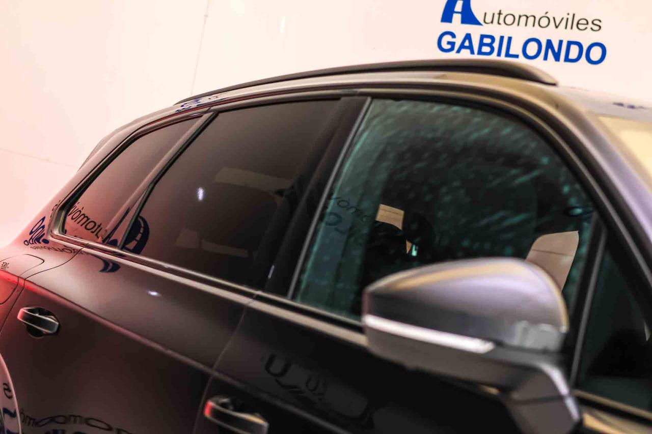 Volkswagen Touareg R 3.0 V6 TSI 340kW Tip 4M **Techo panorámico** - Foto 22