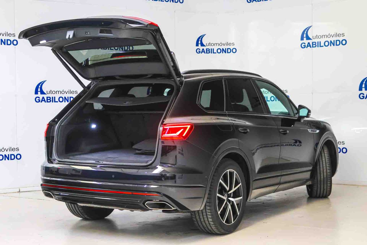 Volkswagen Touareg R 3.0 V6 TSI 340kW Tip 4M **Techo panorámico** - Foto 21