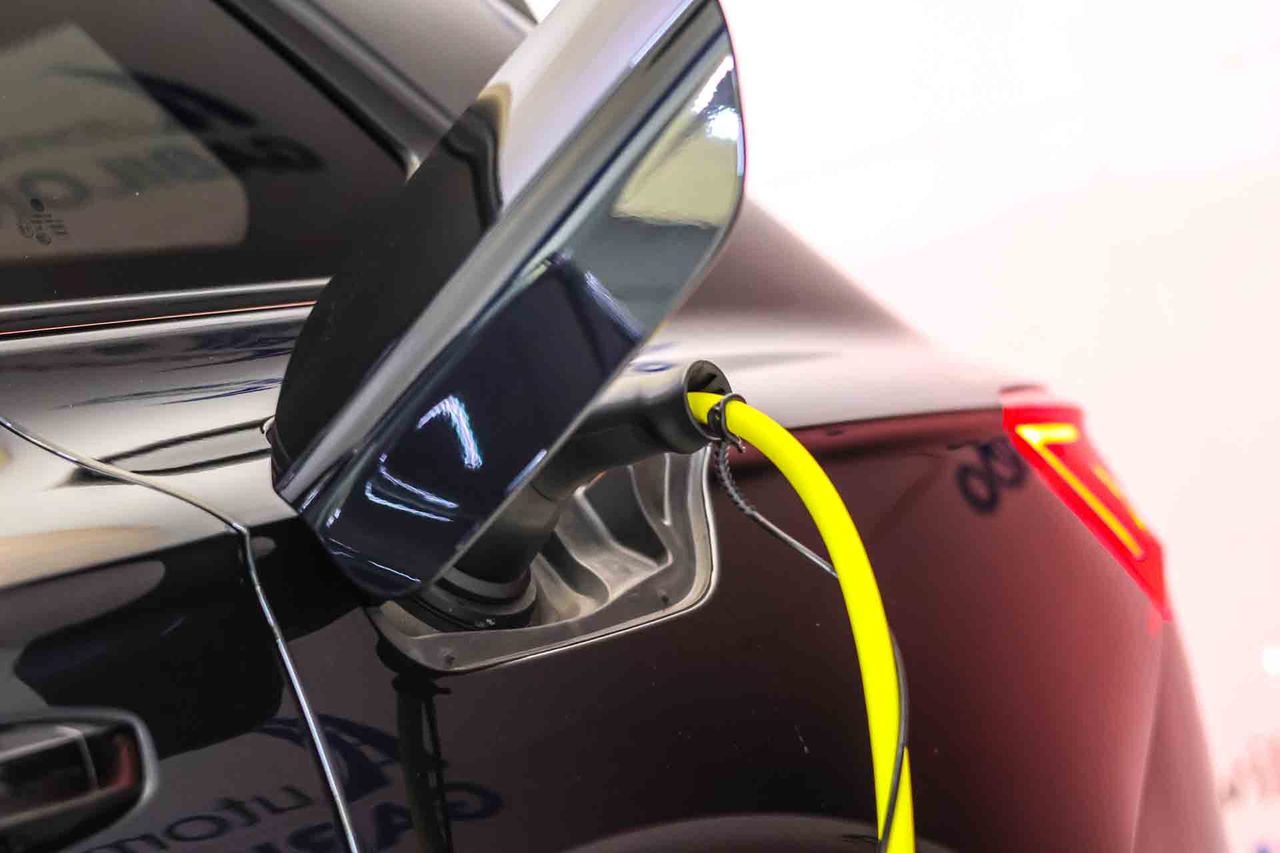 Volkswagen Touareg R 3.0 V6 TSI 340kW Tip 4M **Techo panorámico** - Foto 10