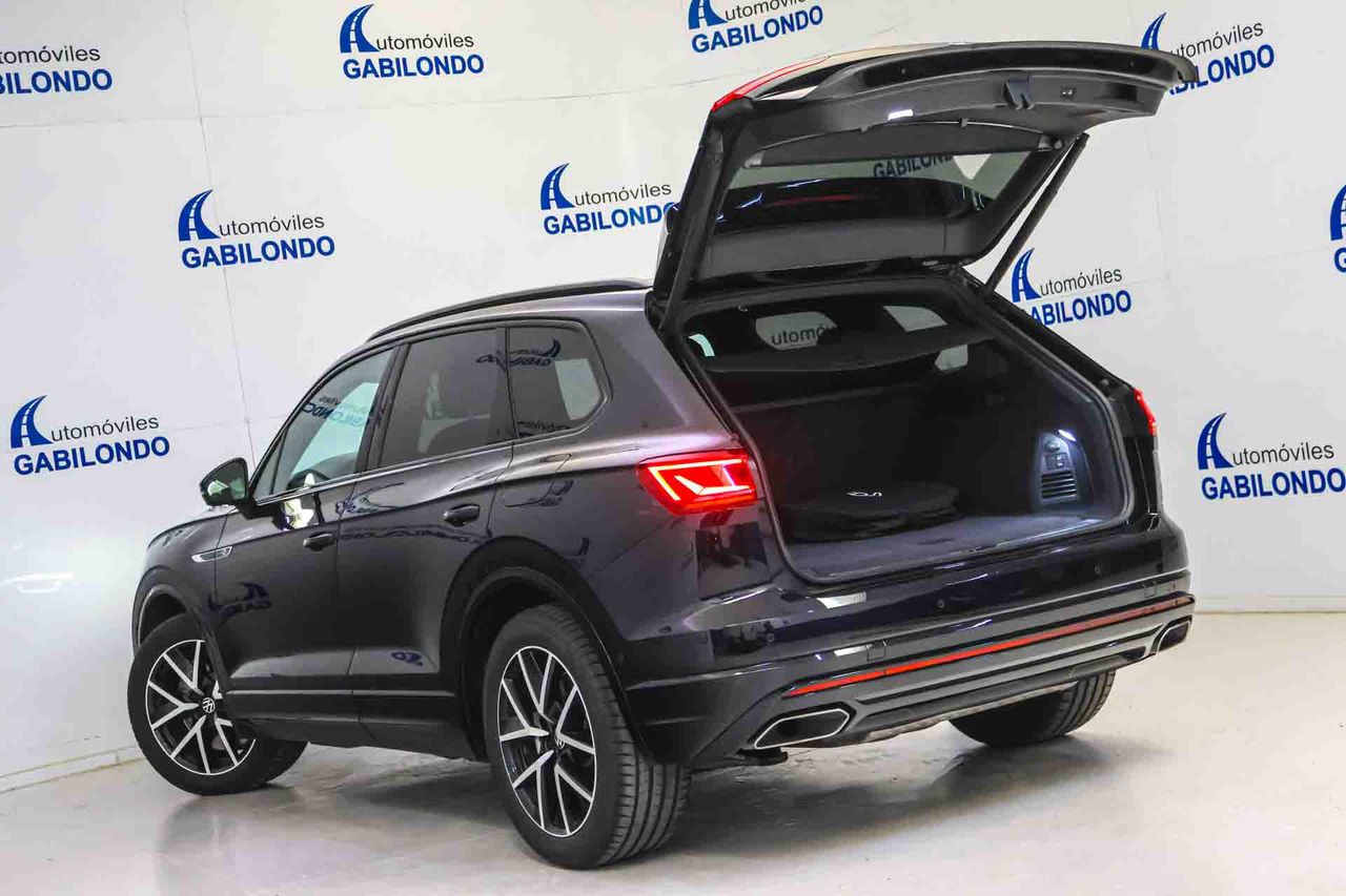 Volkswagen Touareg R 3.0 V6 TSI 340kW Tip 4M **Techo panorámico** - Foto 25