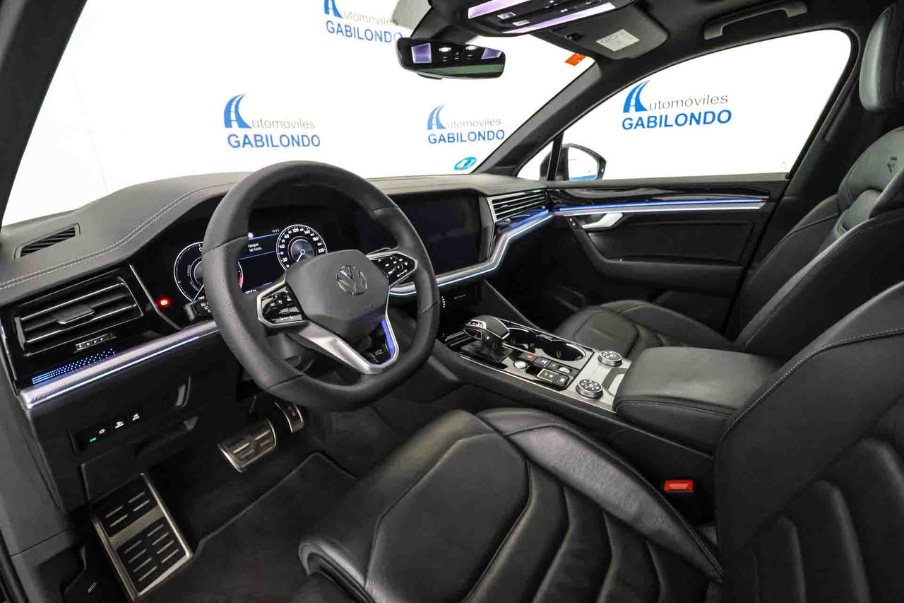Volkswagen Touareg R 3.0 V6 TSI 340kW Tip 4M **Techo panorámico** - Foto 32