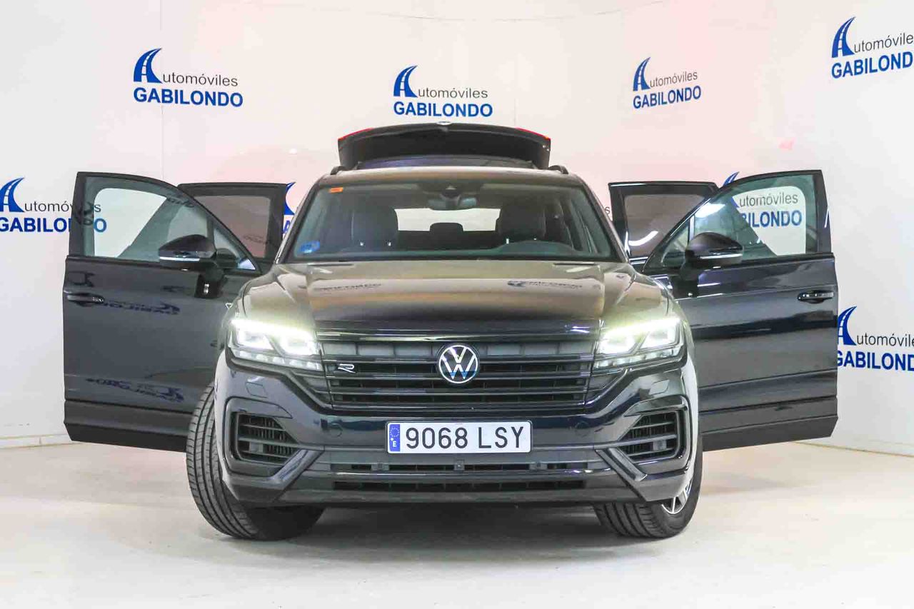 Volkswagen Touareg R 3.0 V6 TSI 340kW Tip 4M **Techo panorámico** - Foto 18