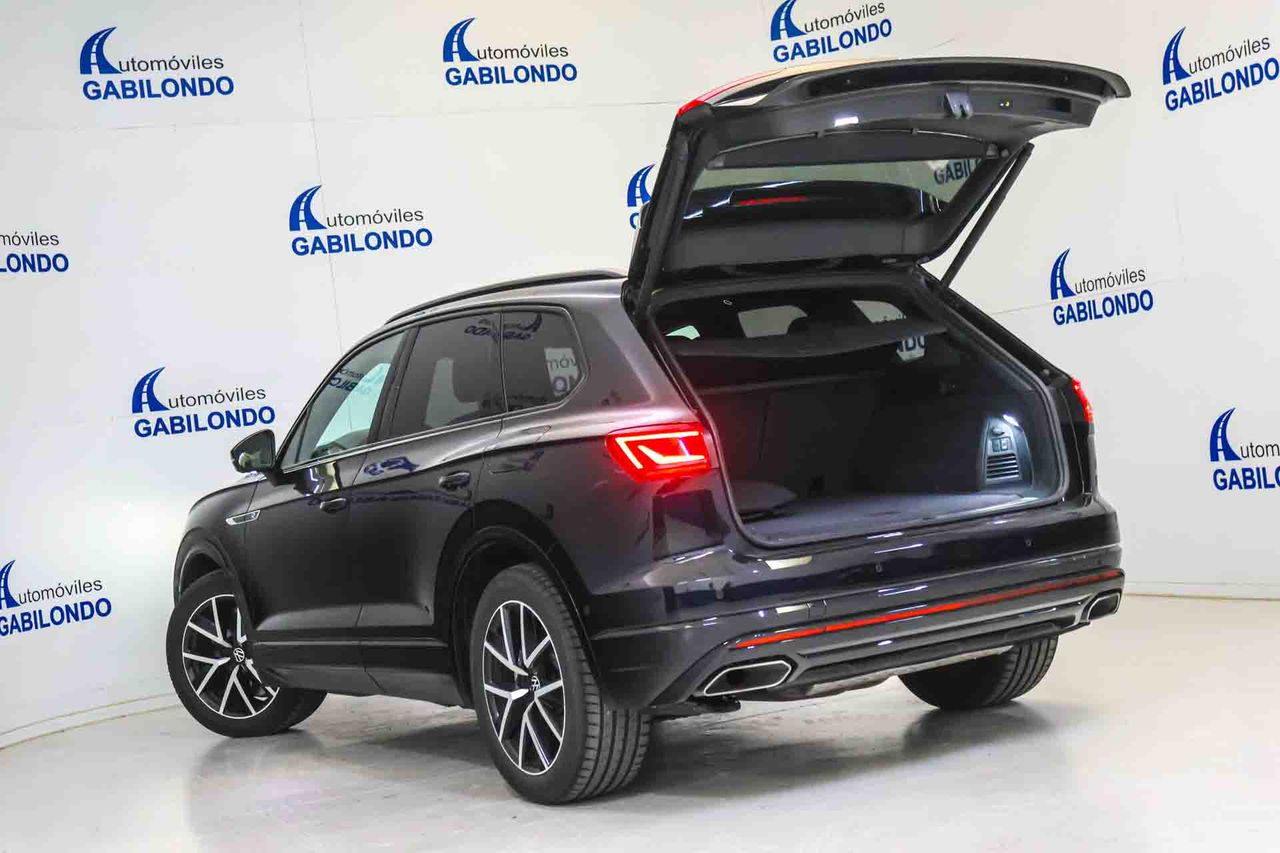 Volkswagen Touareg R 3.0 V6 TSI 340kW Tip 4M **Techo panorámico** - Foto 17