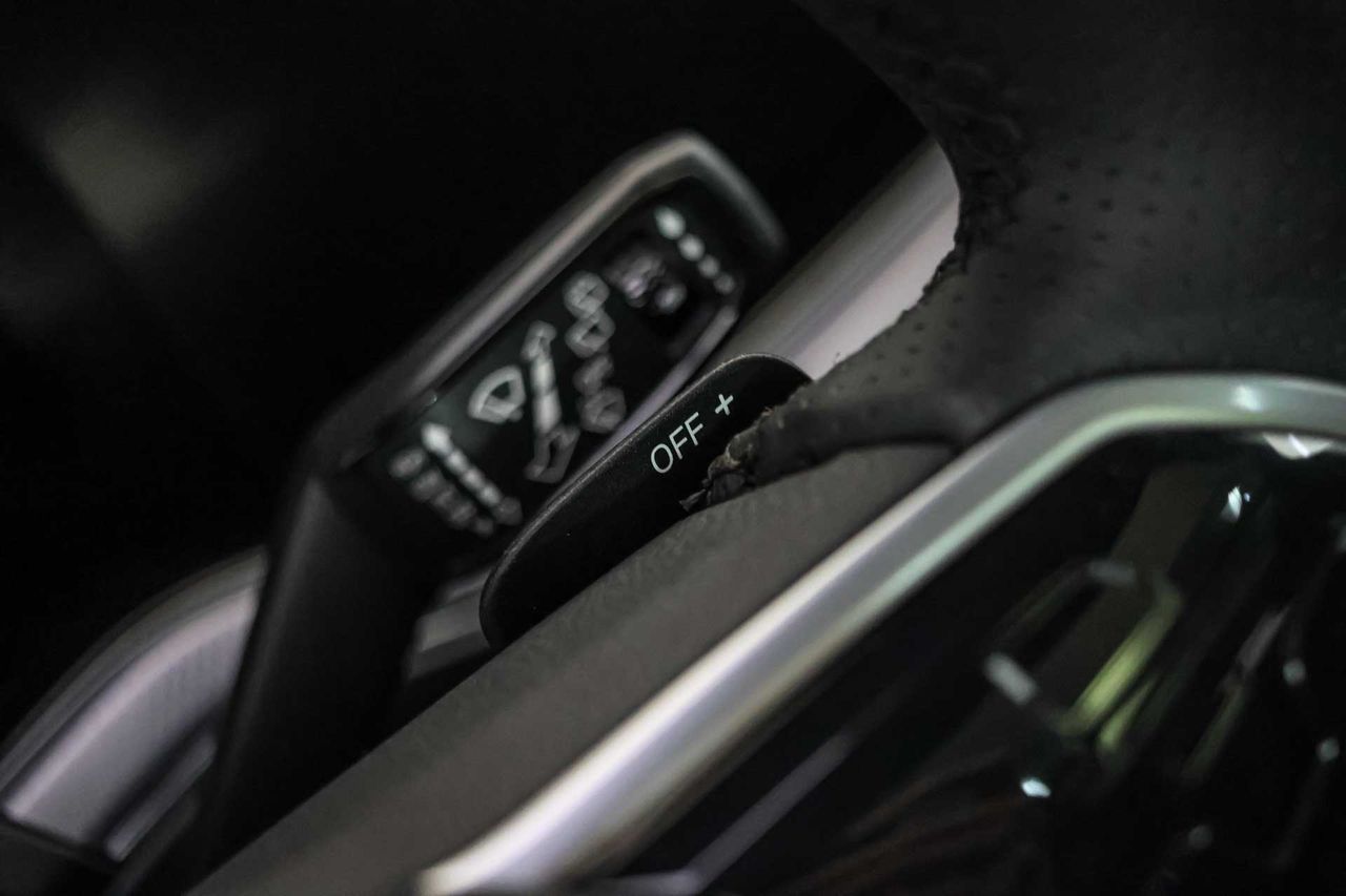 Volkswagen Touareg R 3.0 V6 TSI 340kW Tip 4M **Techo panorámico** - Foto 46