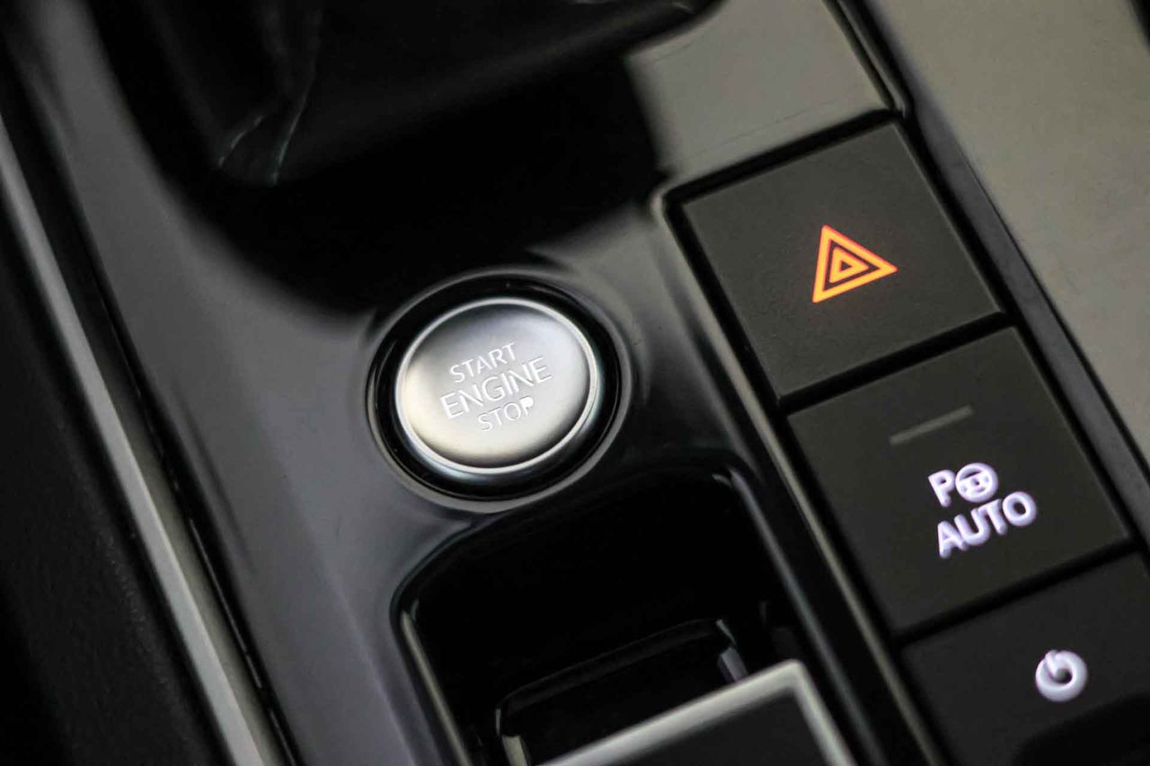 Volkswagen Touareg R 3.0 V6 TSI 340kW Tip 4M **Techo panorámico** - Foto 52