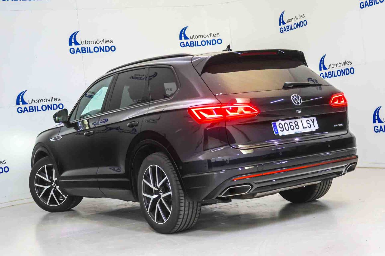 Volkswagen Touareg R 3.0 V6 TSI 340kW Tip 4M **Techo panorámico** - Foto 13