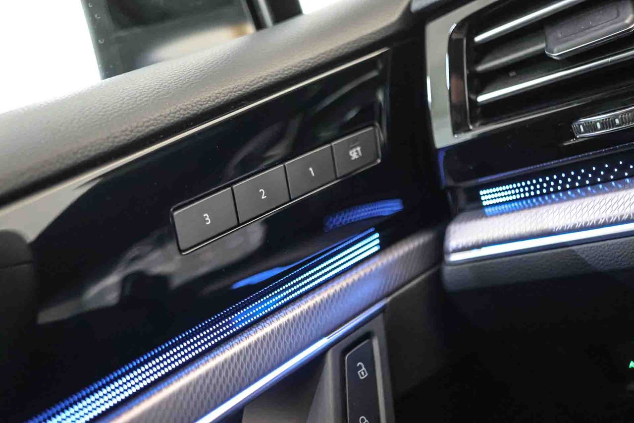 Volkswagen Touareg R 3.0 V6 TSI 340kW Tip 4M **Techo panorámico** - Foto 36