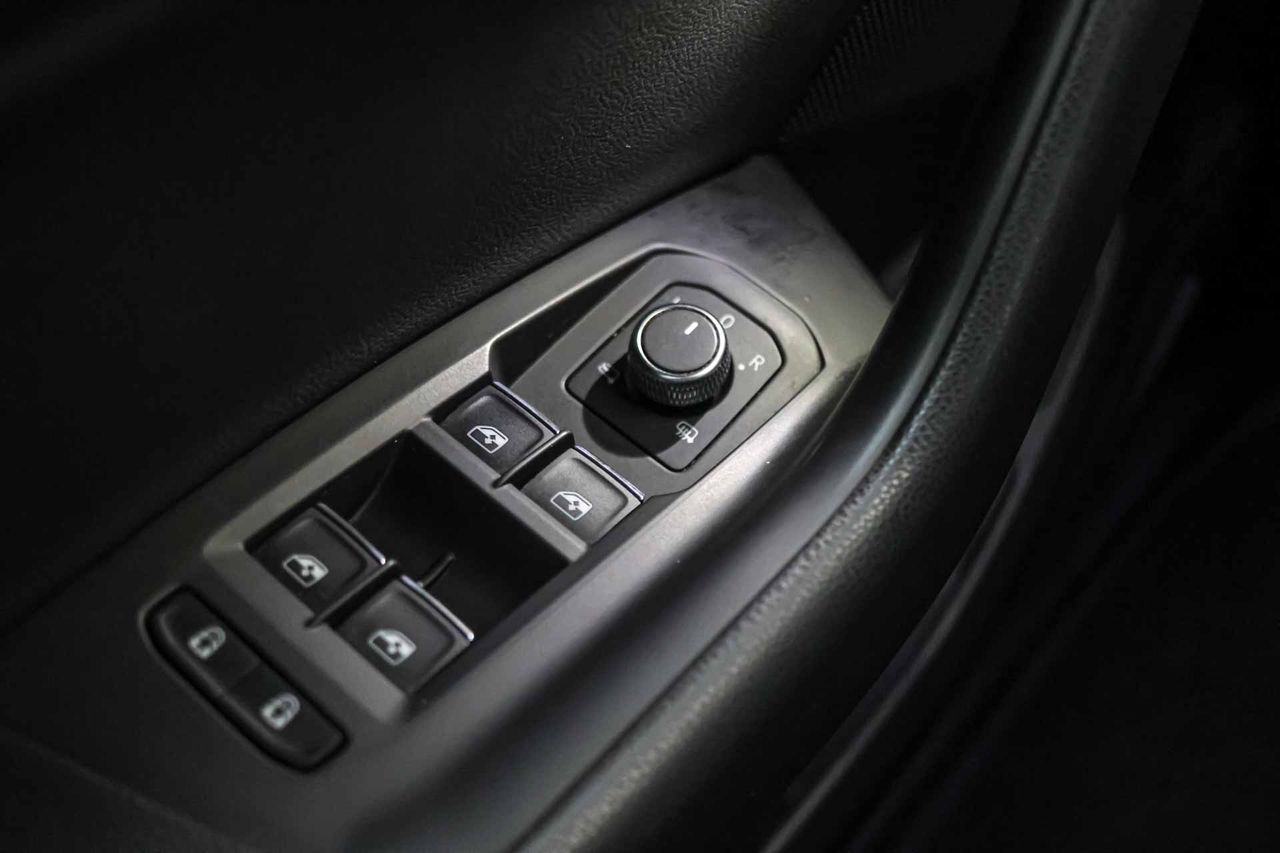 Volkswagen Touareg R 3.0 V6 TSI 340kW Tip 4M **Techo panorámico** - Foto 35