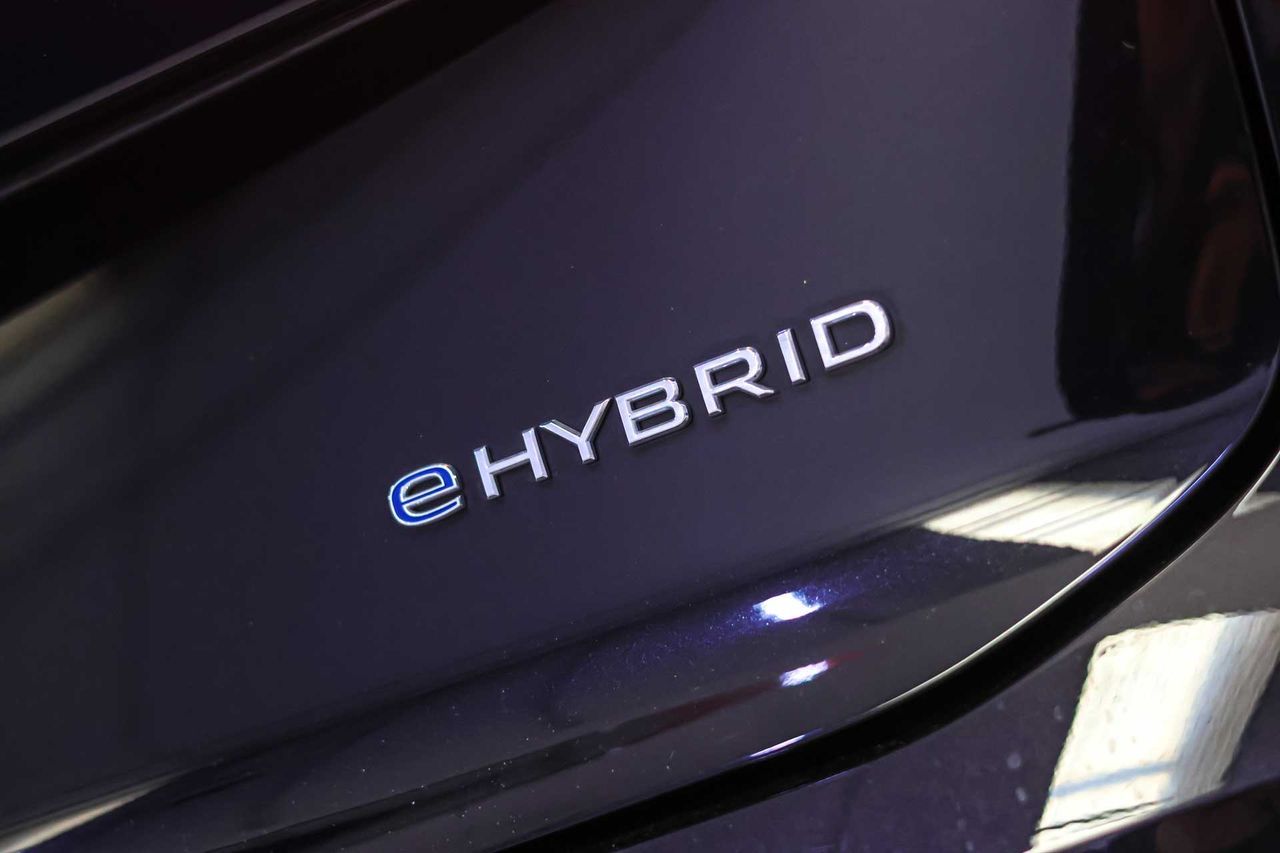 Volkswagen Touareg R 3.0 V6 TSI 340kW Tip 4M **Techo panorámico** - Foto 15