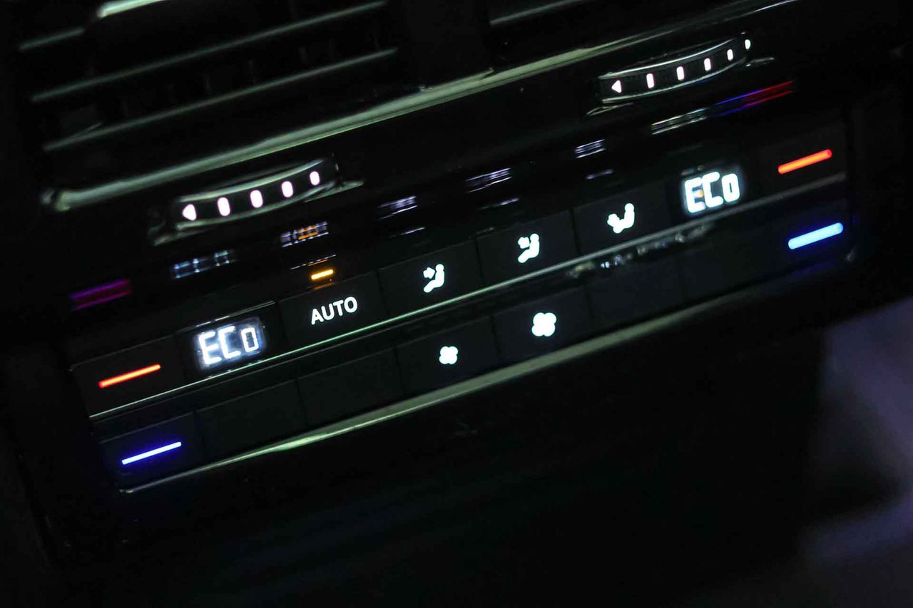 Volkswagen Touareg R 3.0 V6 TSI 340kW Tip 4M **Techo panorámico** - Foto 59