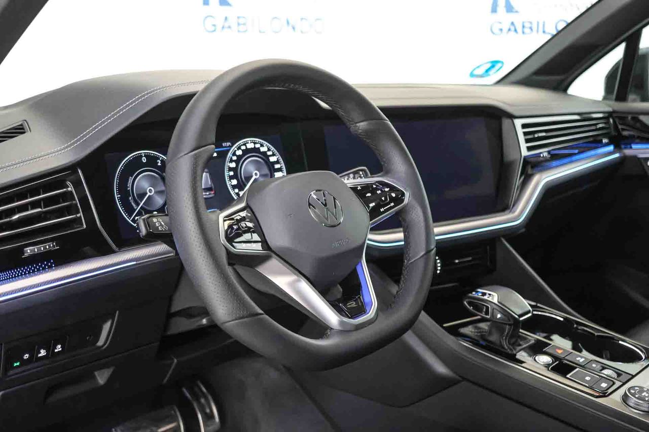 Volkswagen Touareg R 3.0 V6 TSI 340kW Tip 4M **Techo panorámico** - Foto 6