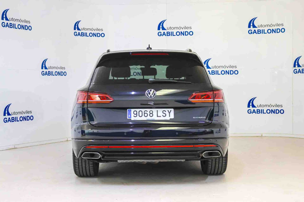 Volkswagen Touareg R 3.0 V6 TSI 340kW Tip 4M **Techo panorámico** - Foto 5