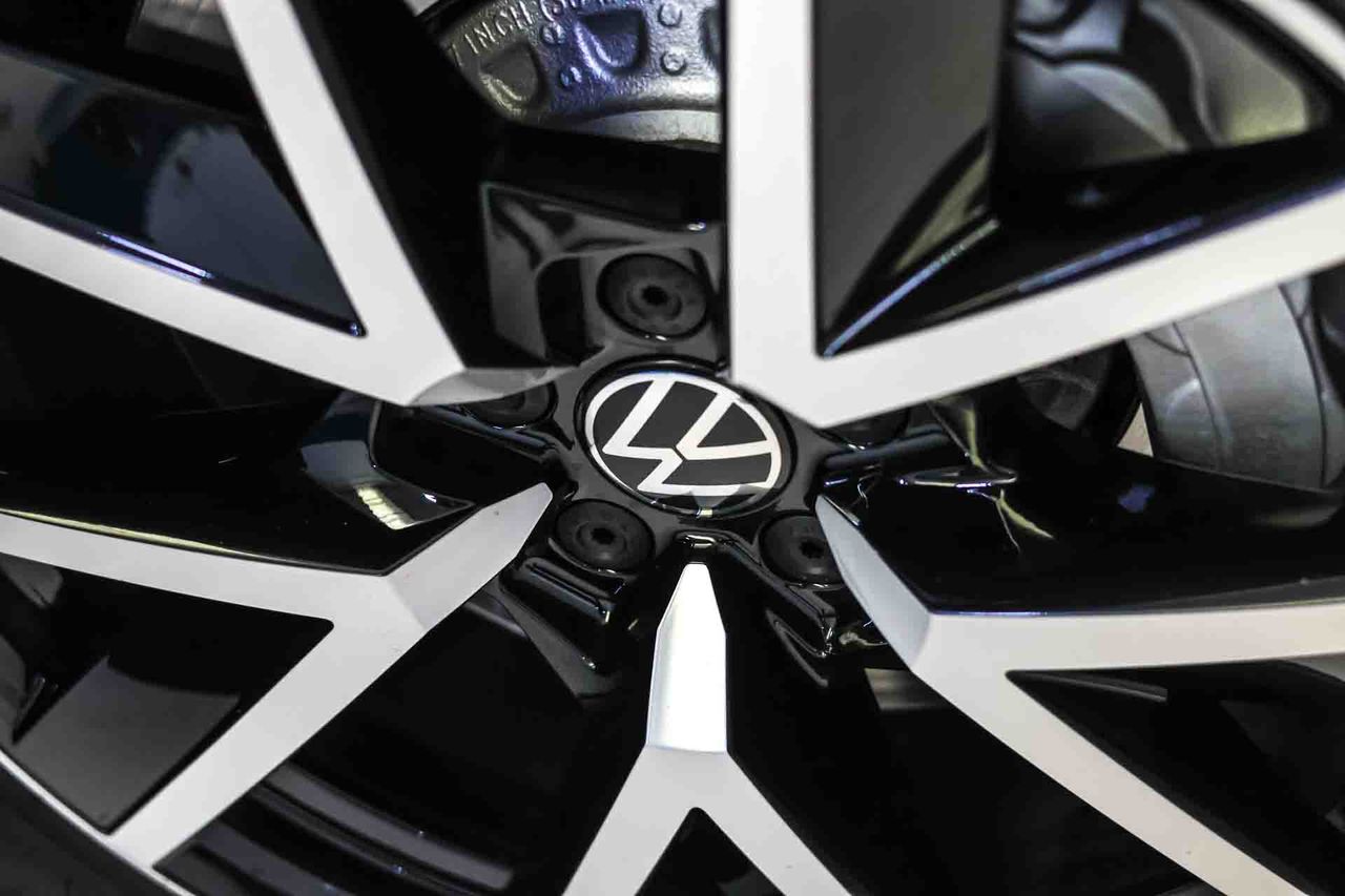 Volkswagen Touareg R 3.0 V6 TSI 340kW Tip 4M **Techo panorámico** - Foto 23