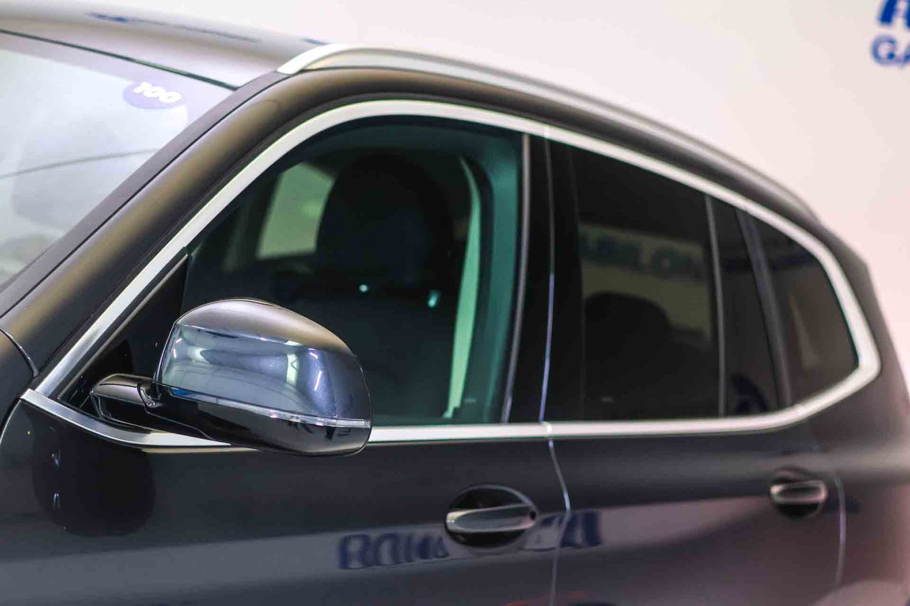 BMW X3 xDrive30e - Foto 19