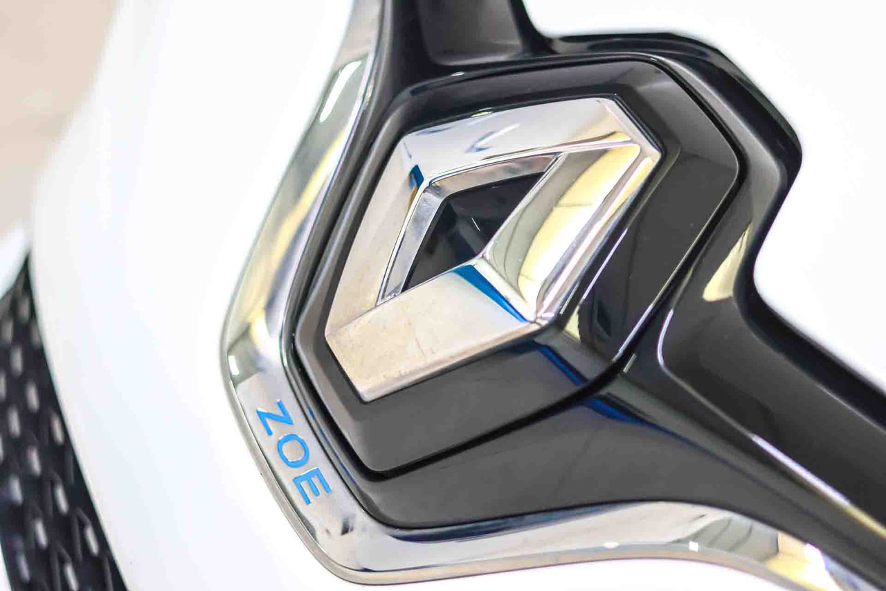 Renault Zoe Business 100kW R135 52kWH Comercial 2 Plazas - Foto 18