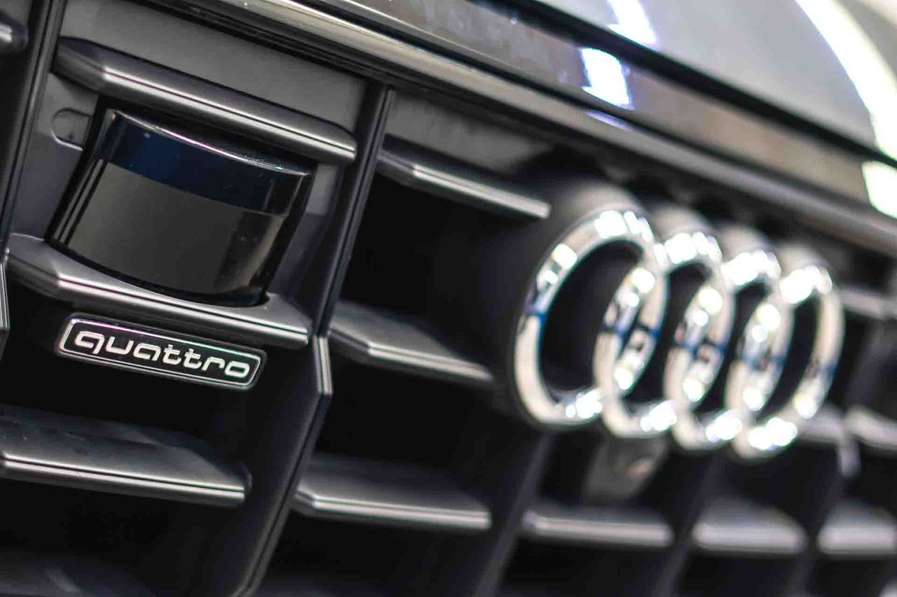 Audi Q8 55 TFSIe 280kW Black Line Pl quattro tip SLine **Techo panorámico** - Foto 12