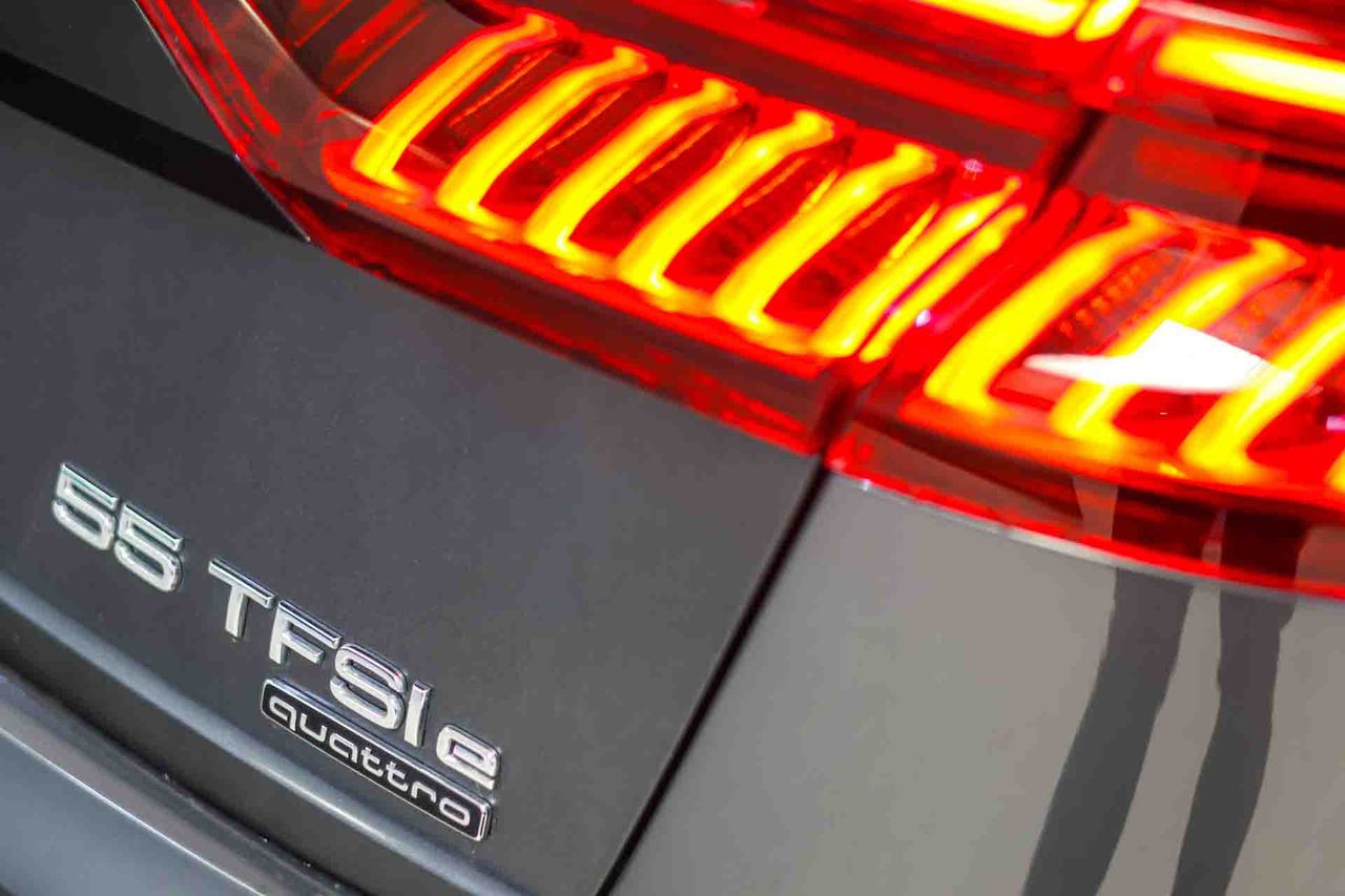 Audi Q8 55 TFSIe 280kW Black Line Pl quattro tip SLine **Techo panorámico** - Foto 19