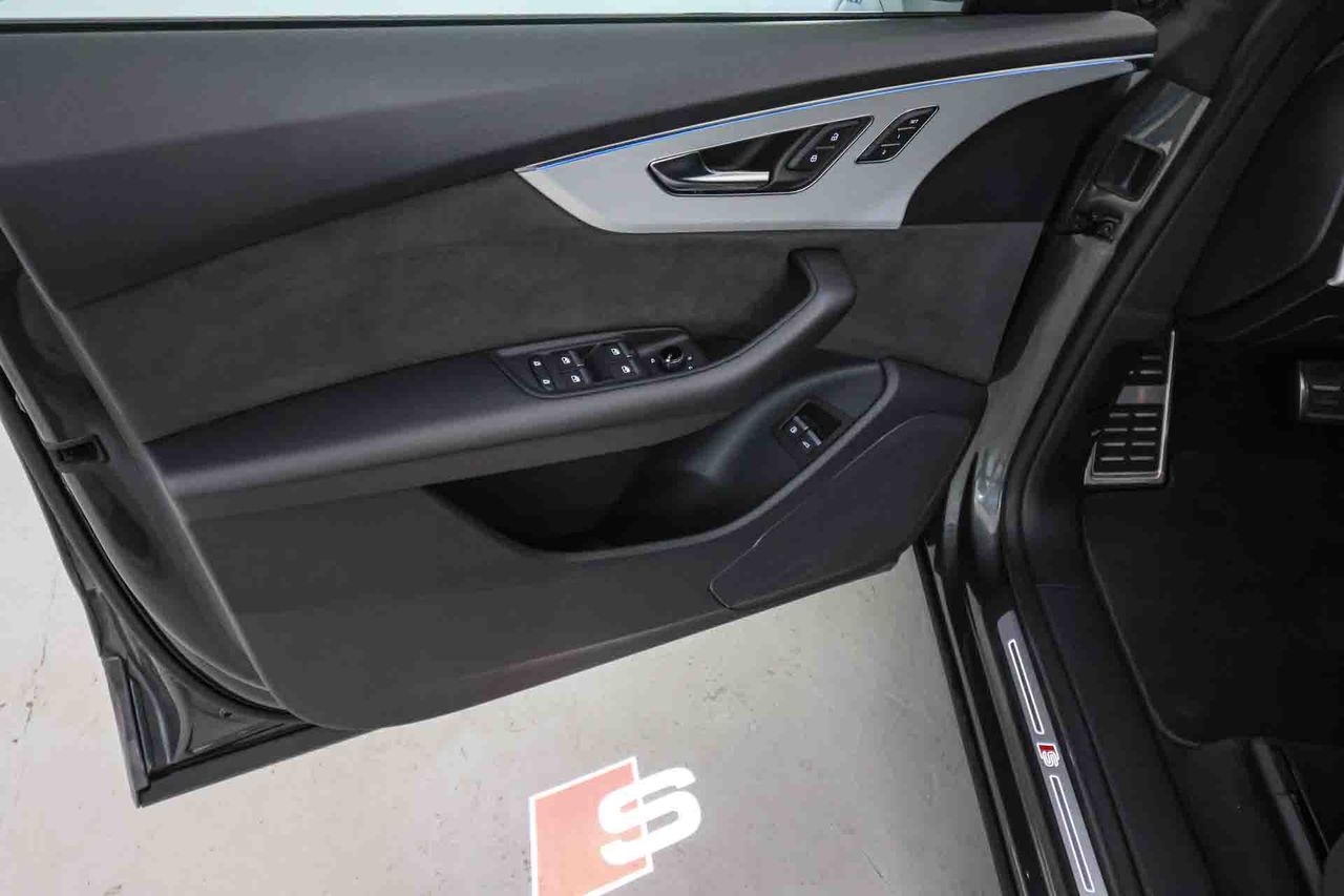 Audi Q8 55 TFSIe 280kW Black Line Pl quattro tip SLine **Techo panorámico** - Foto 35
