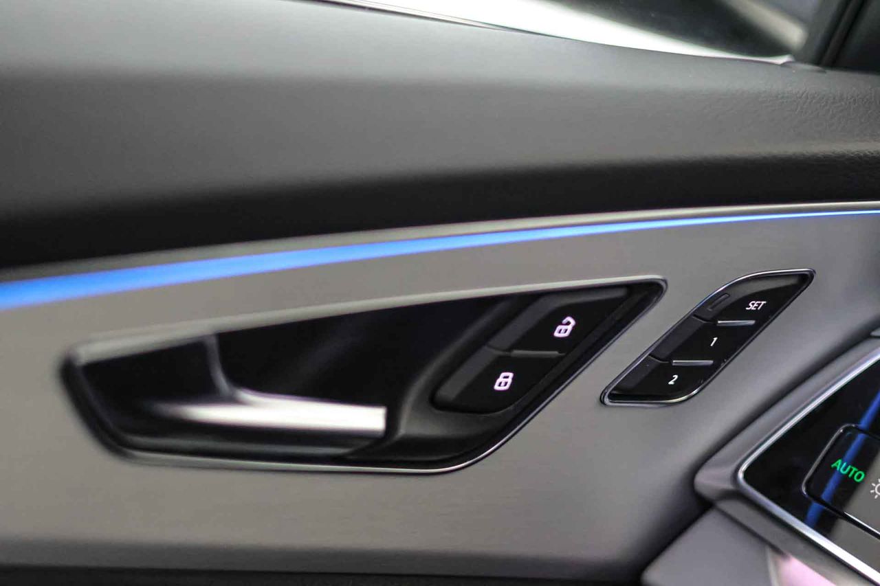 Audi Q8 55 TFSIe 280kW Black Line Pl quattro tip SLine **Techo panorámico** - Foto 37