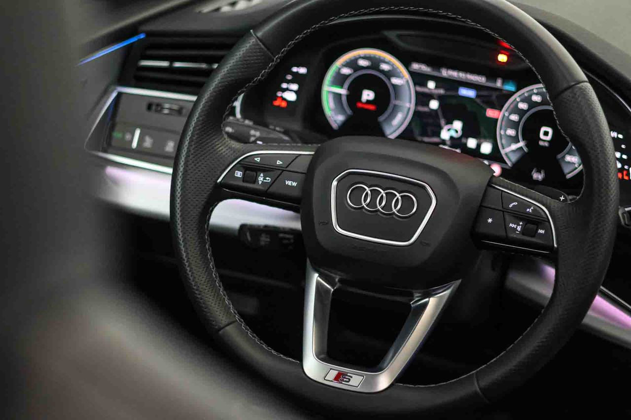 Audi Q8 55 TFSIe 280kW Black Line Pl quattro tip SLine **Techo panorámico** - Foto 41