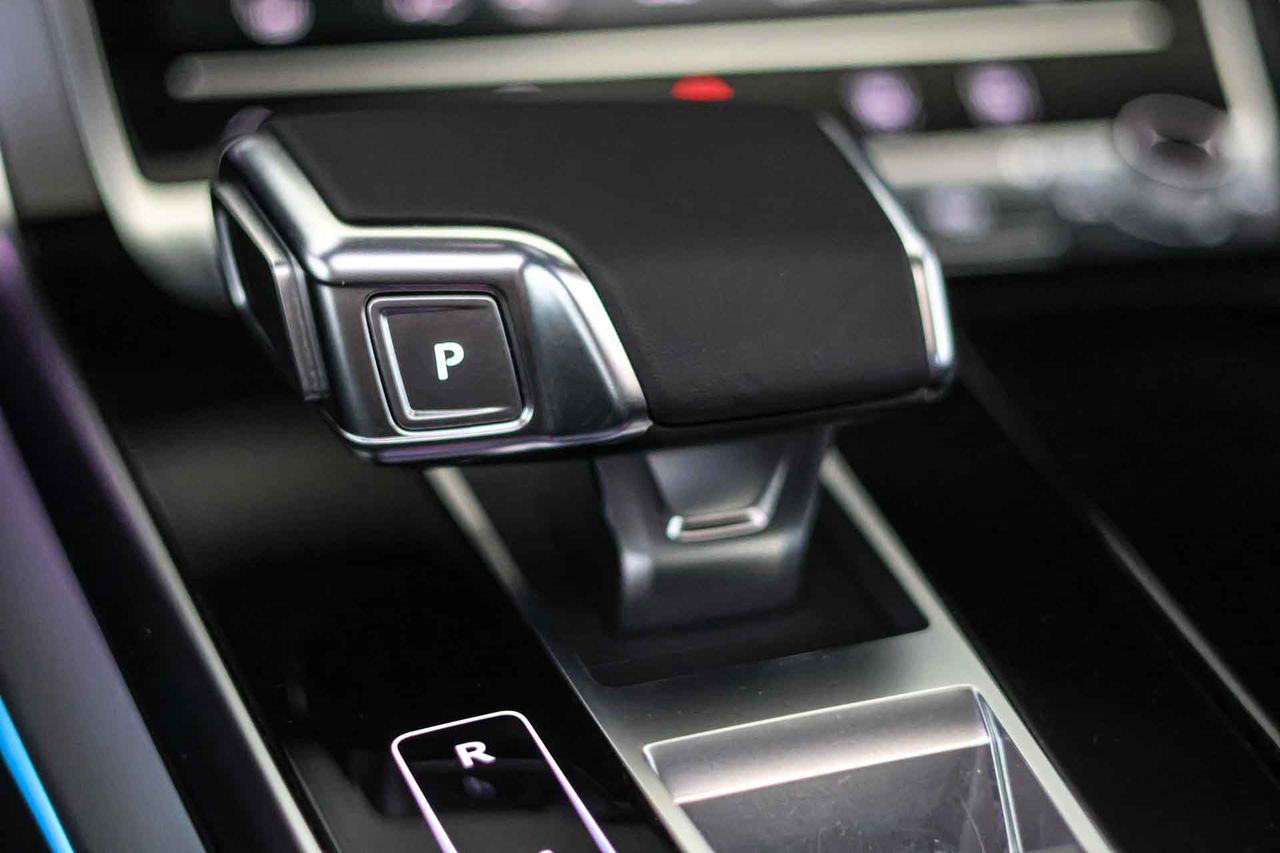 Audi Q8 55 TFSIe 280kW Black Line Pl quattro tip SLine **Techo panorámico** - Foto 51
