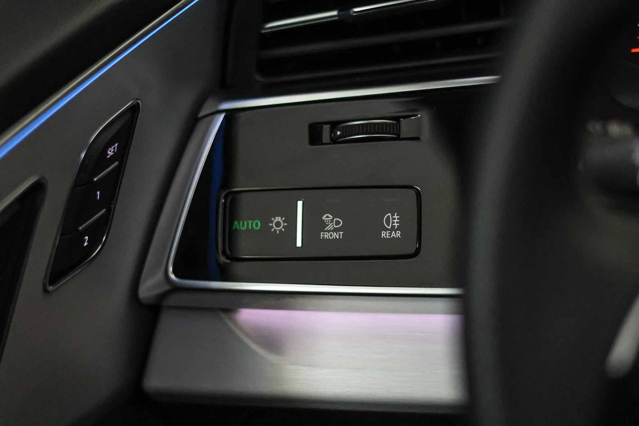 Audi Q8 55 TFSIe 280kW Black Line Pl quattro tip SLine **Techo panorámico** - Foto 38