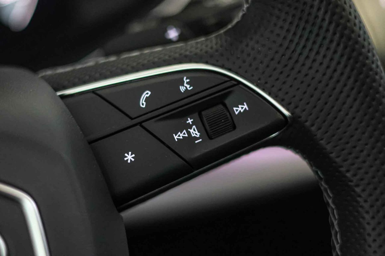 Audi Q8 55 TFSIe 280kW Black Line Pl quattro tip SLine **Techo panorámico** - Foto 47