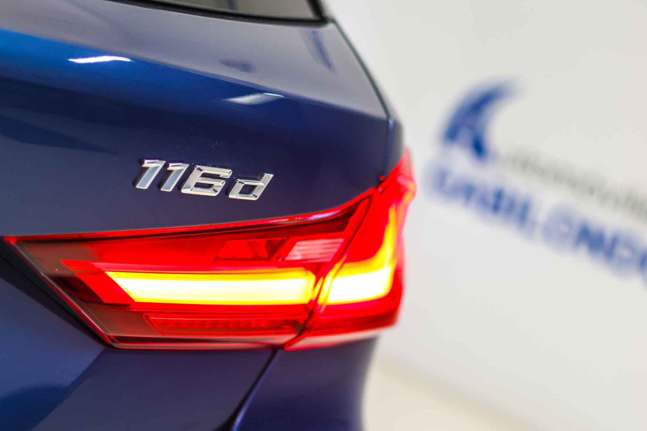 BMW Serie 1 116d Business Design - Foto 13