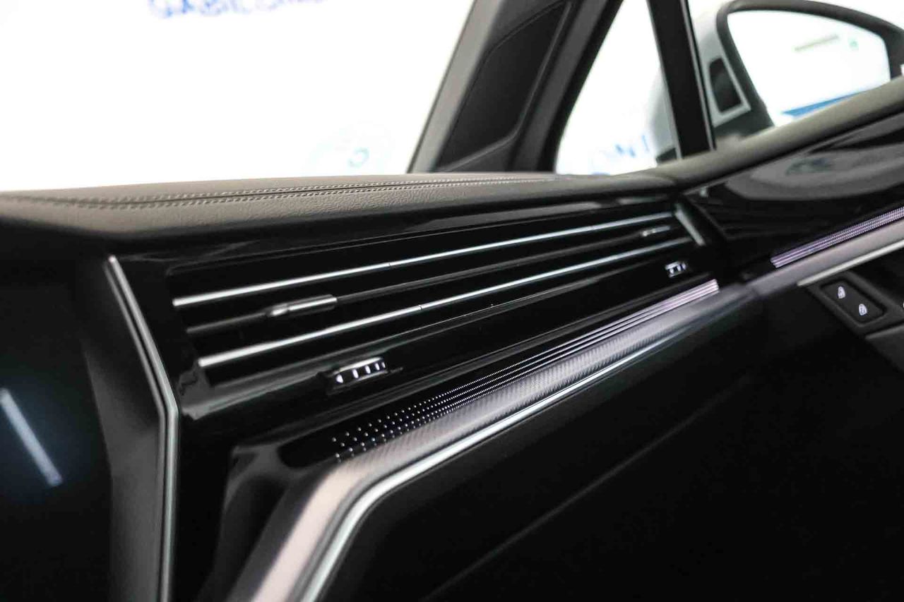 Volkswagen Touareg R-Line 3.0 V6 TDI 170kW Tip 4M **Techo solar** - Foto 48