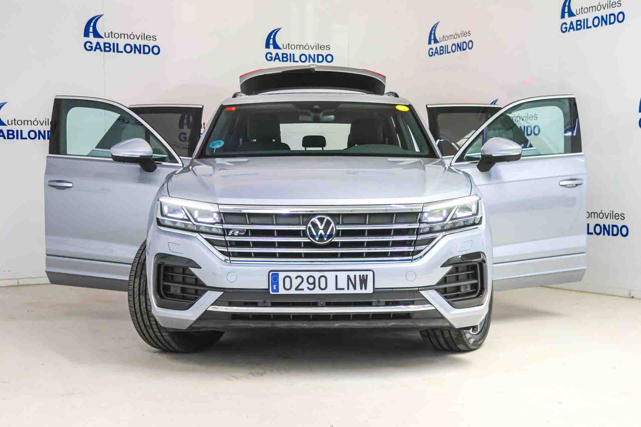 Volkswagen Touareg R-Line 3.0 V6 TDI 170kW Tip 4M **Techo solar** - Foto 25