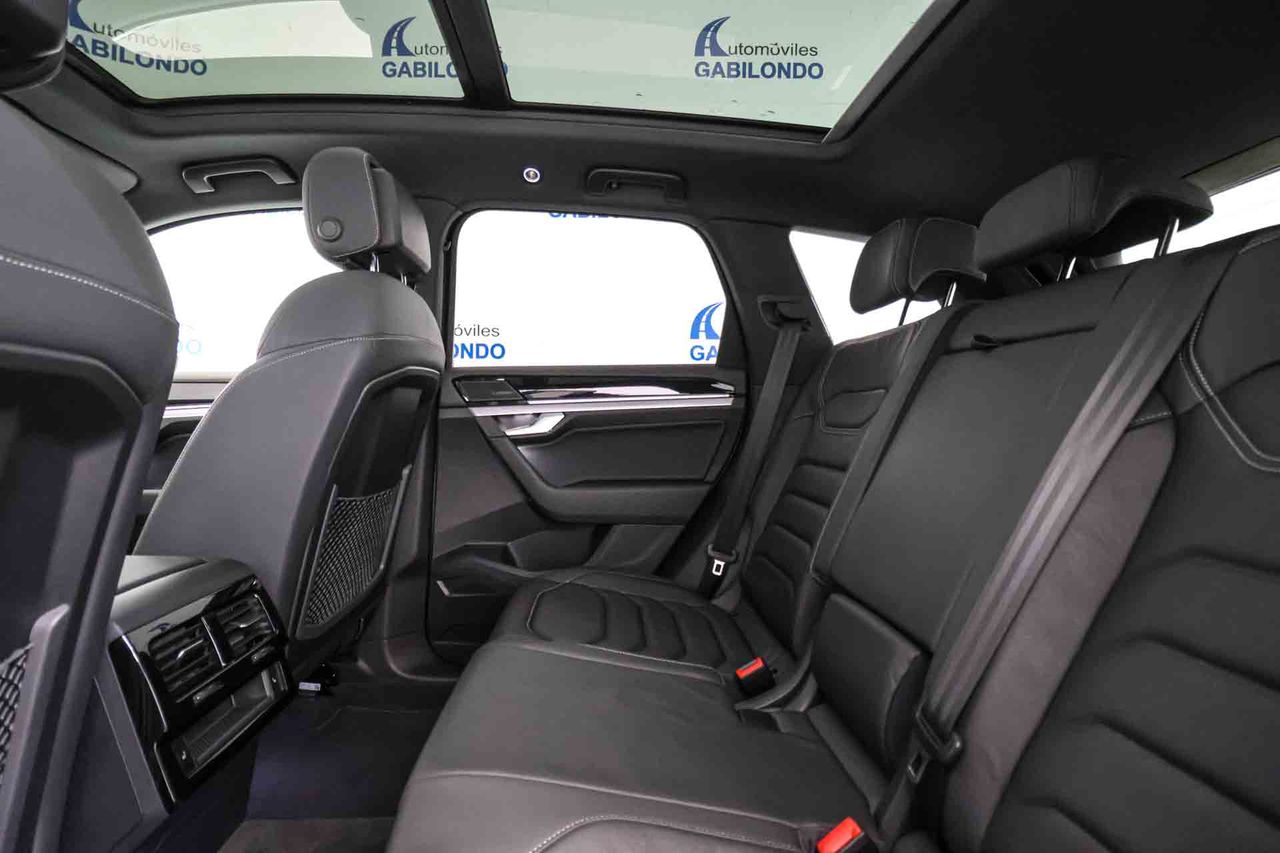 Volkswagen Touareg R-Line 3.0 V6 TDI 170kW Tip 4M **Techo solar** - Foto 49
