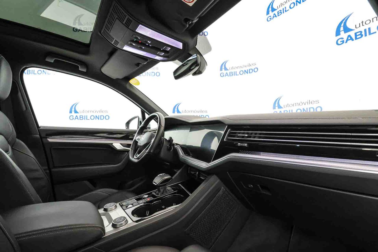 Volkswagen Touareg R-Line 3.0 V6 TDI 170kW Tip 4M **Techo solar** - Foto 46