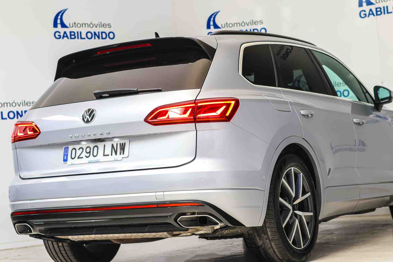 Volkswagen Touareg R-Line 3.0 V6 TDI 170kW Tip 4M **Techo solar** - Foto 28