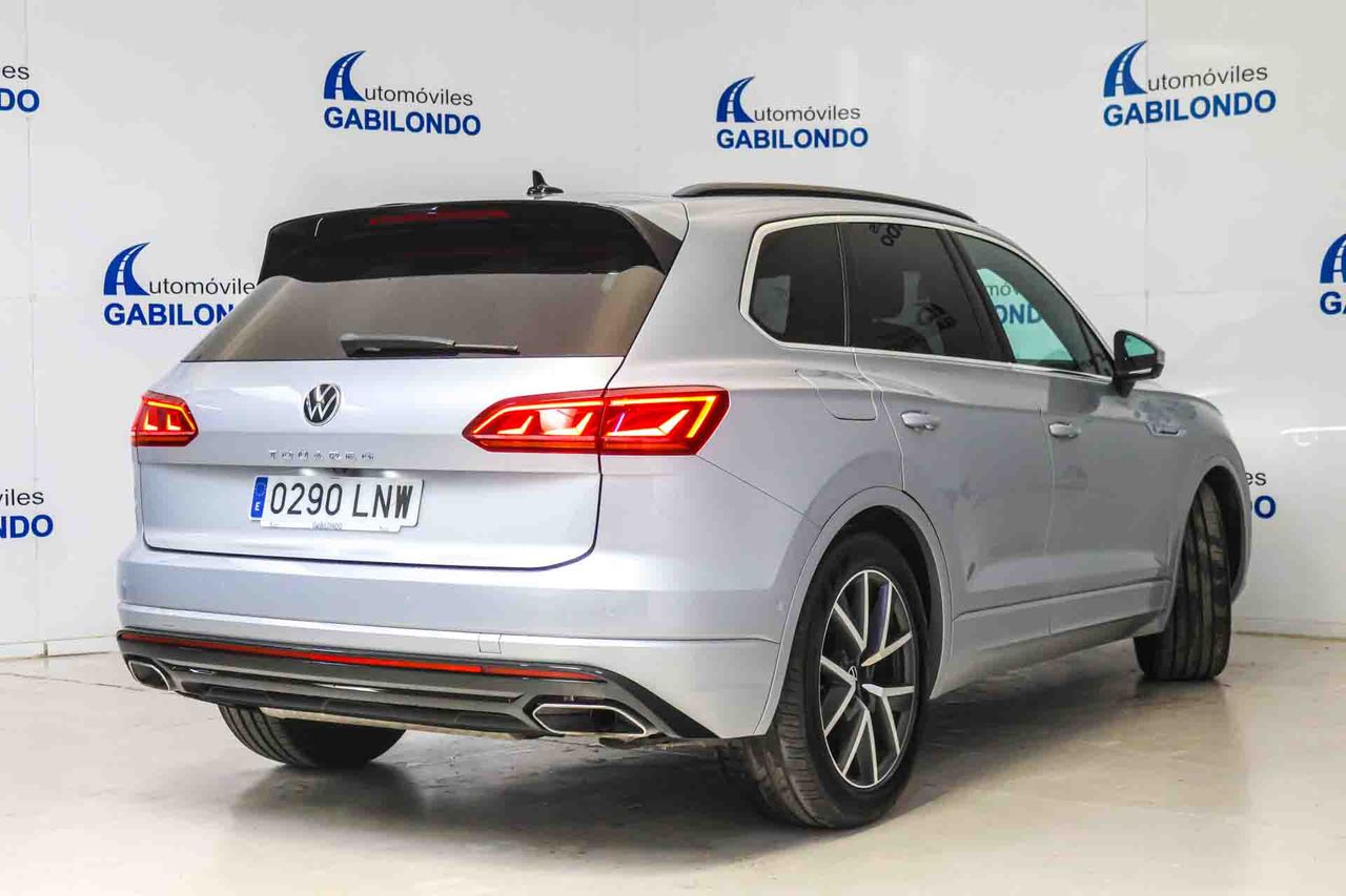 Volkswagen Touareg R-Line 3.0 V6 TDI 170kW Tip 4M **Techo solar** - Foto 10