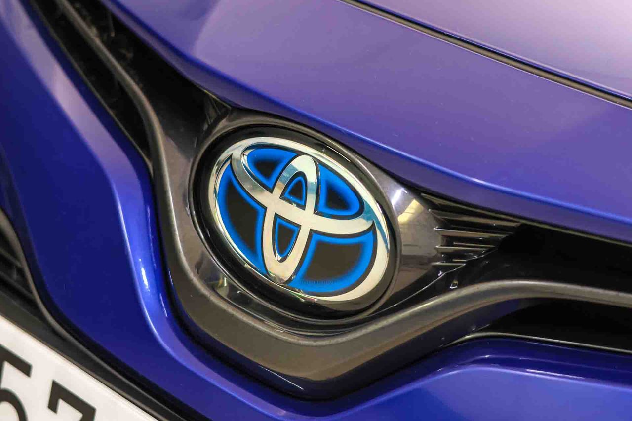 Toyota Camry 2.5 220H Advance - Foto 11