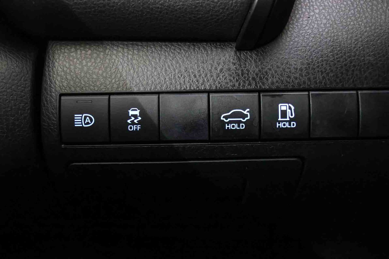 Toyota Camry 2.5 220H Advance - Foto 31