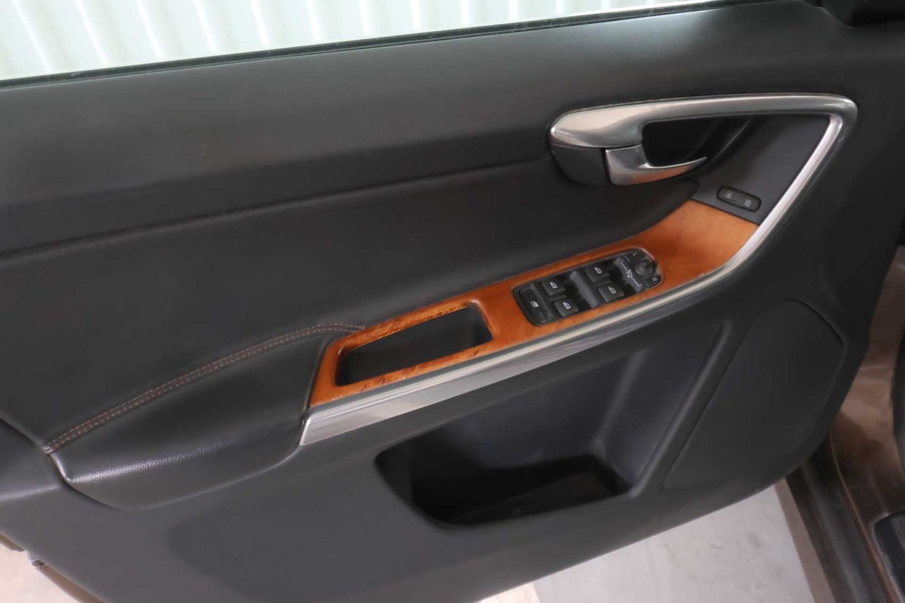 Volvo XC60 2.0 D3 Momentum Auto - Foto 12