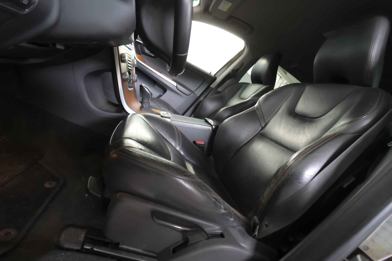 Volvo XC60 2.0 D3 Momentum Auto - Foto 11