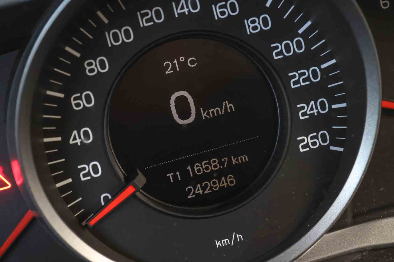Volvo XC60 2.0 D4 Momentum - Foto 9