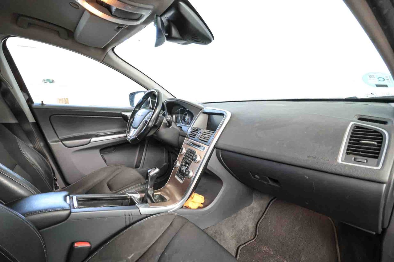 Volvo XC60 2.0 D4 Momentum - Foto 22