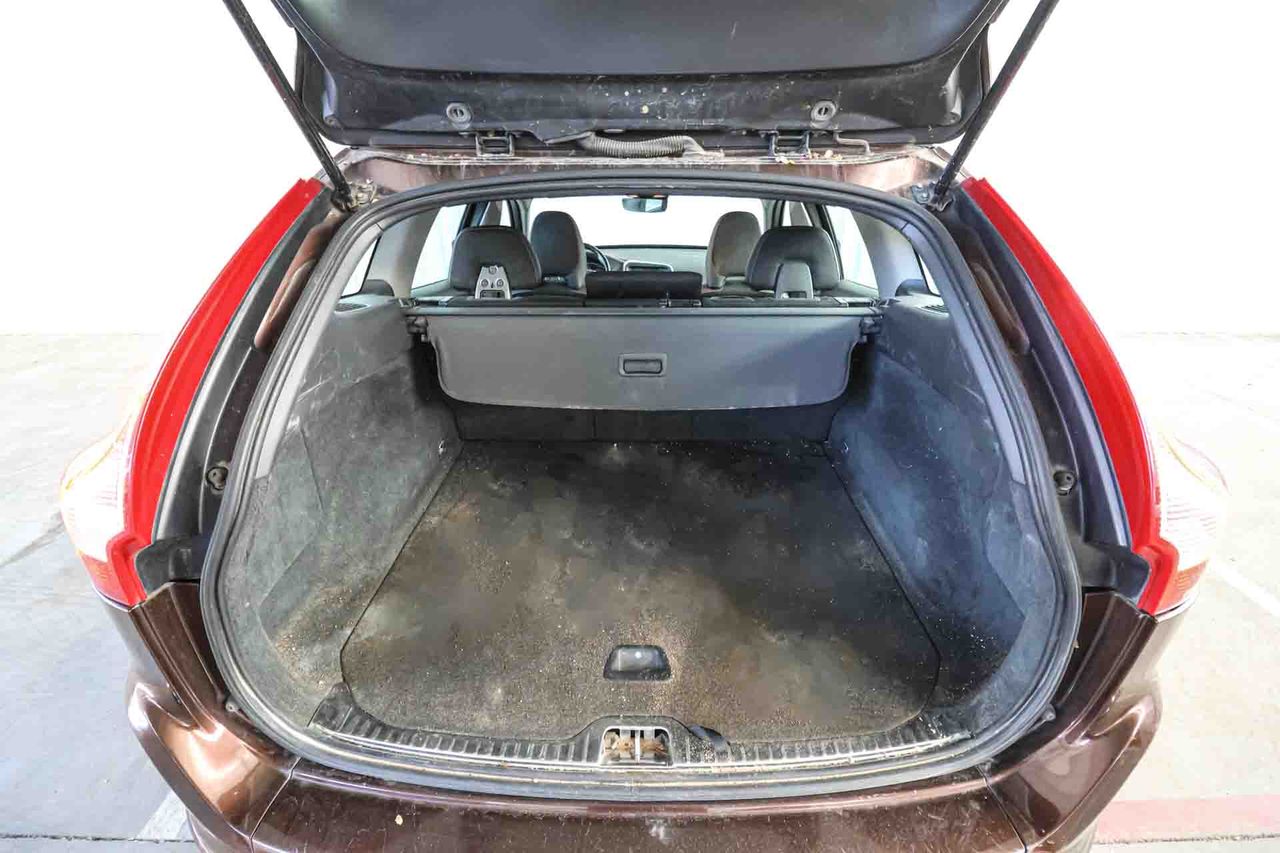 Volvo XC60 2.0 D4 Momentum - Foto 25